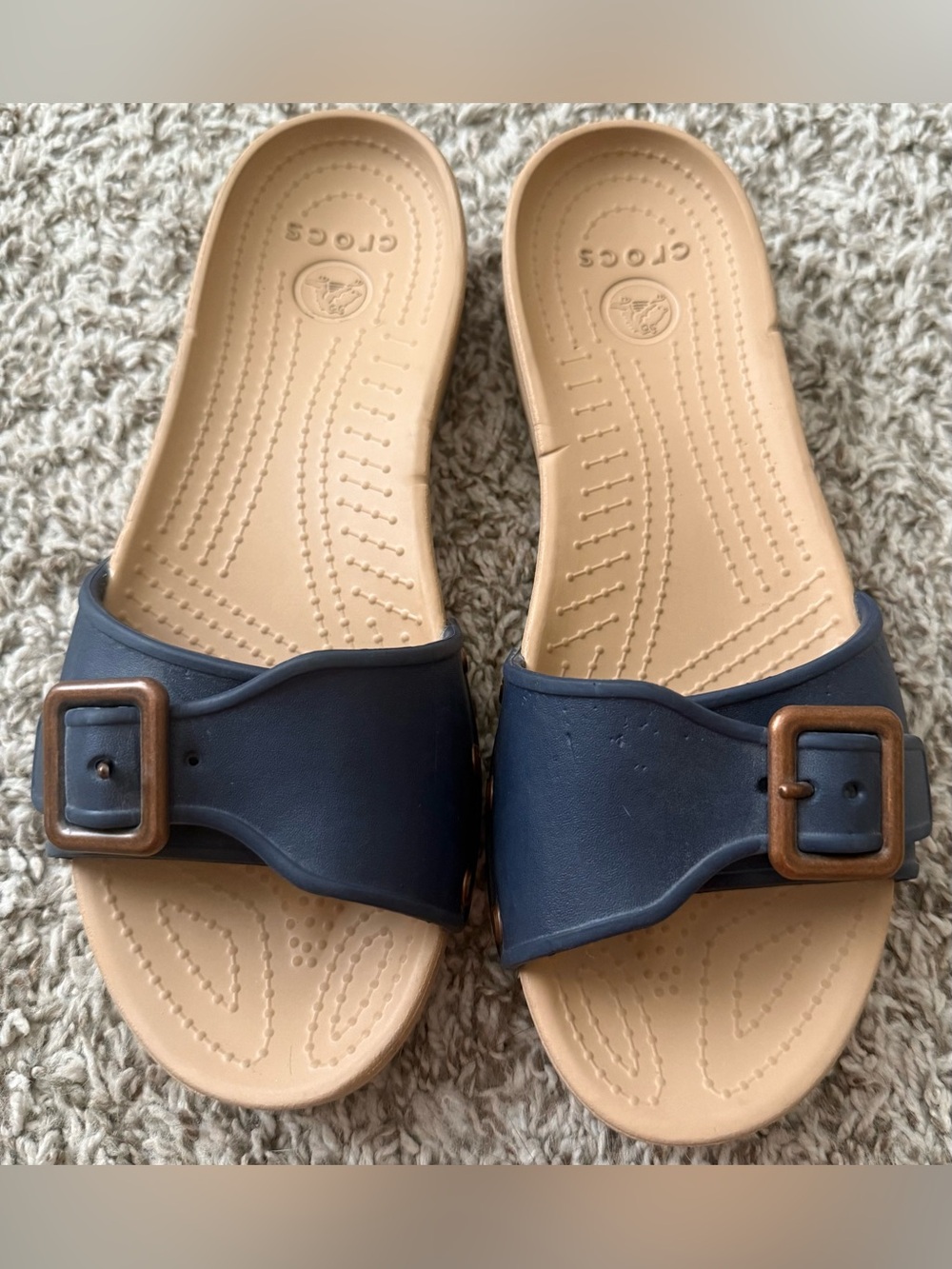 Crocs Sarah Buckle Strap Slide Sandals Women's Blue Bronze
Buckle Wedge